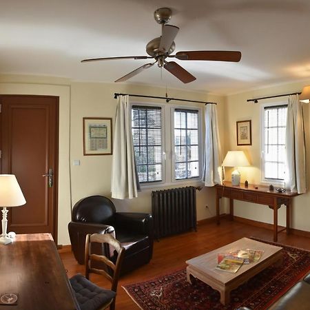 Chateau De Laroche Bed and Breakfast Vianne Esterno foto